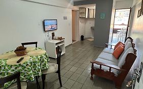 Ponta verde para 5 Pessoas com Manobrista, Wi-fi - piscina - Ap202